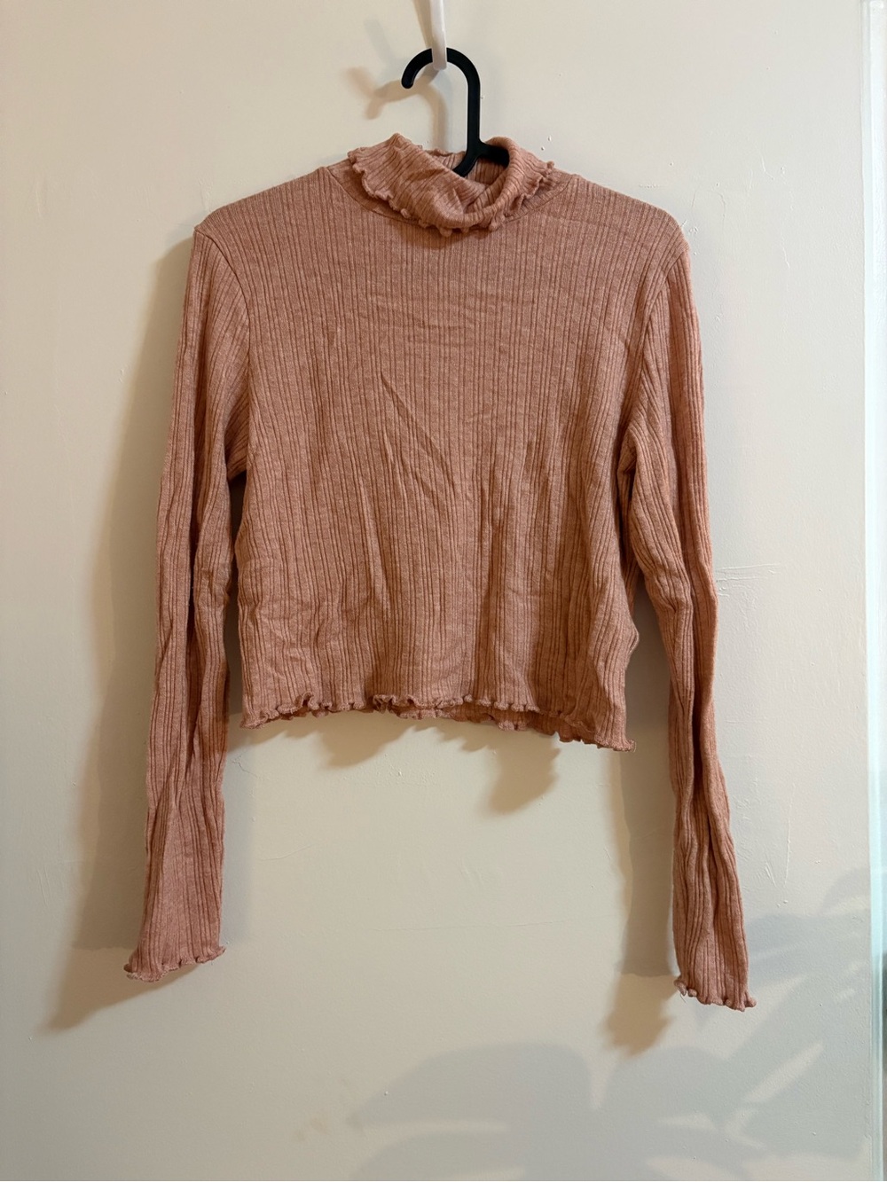 Madewell Ribbed Lettuce-Edge Mock Neck Long Sleeve in Dusty Rose